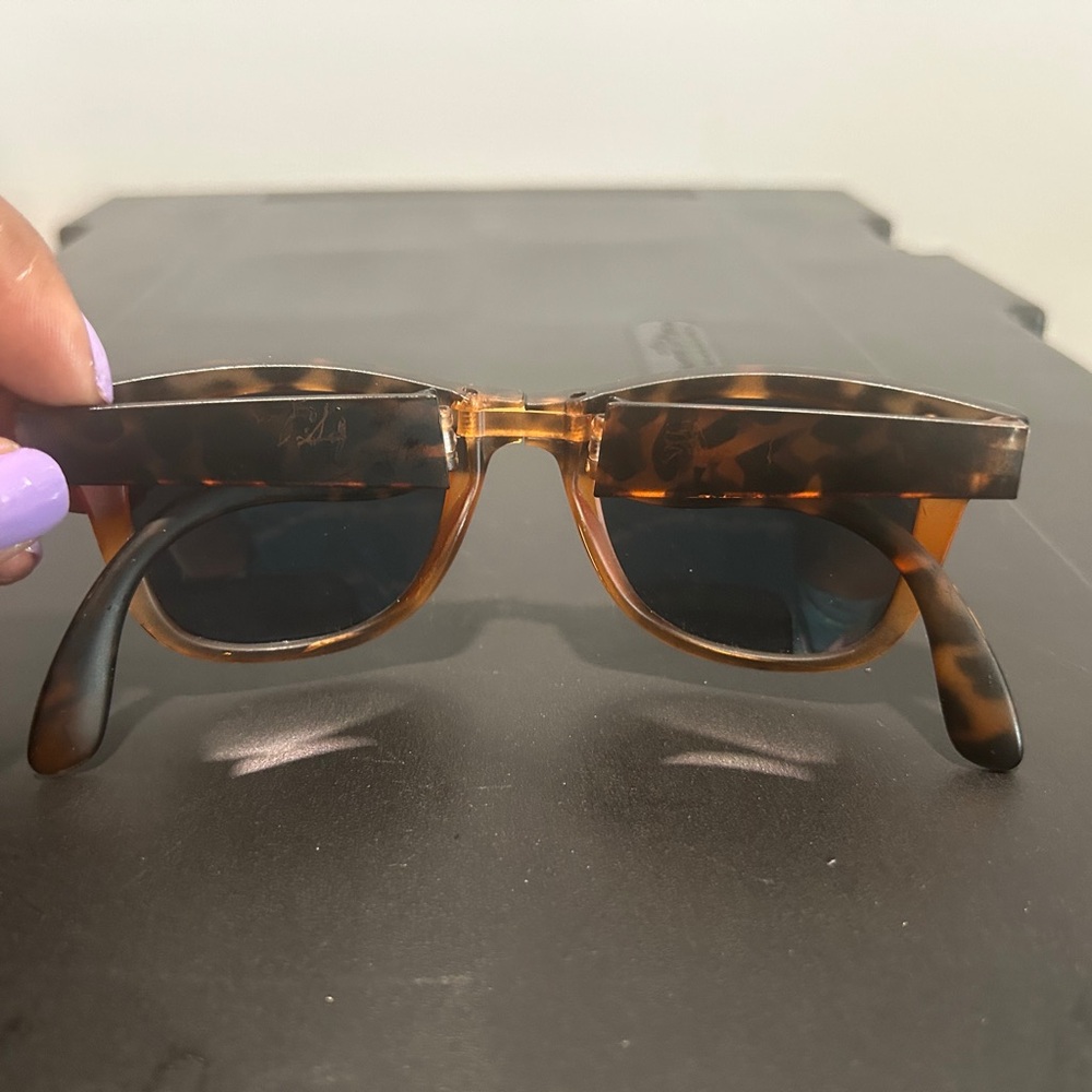Tortoise Shell Fold Up Sunglasses - image 6